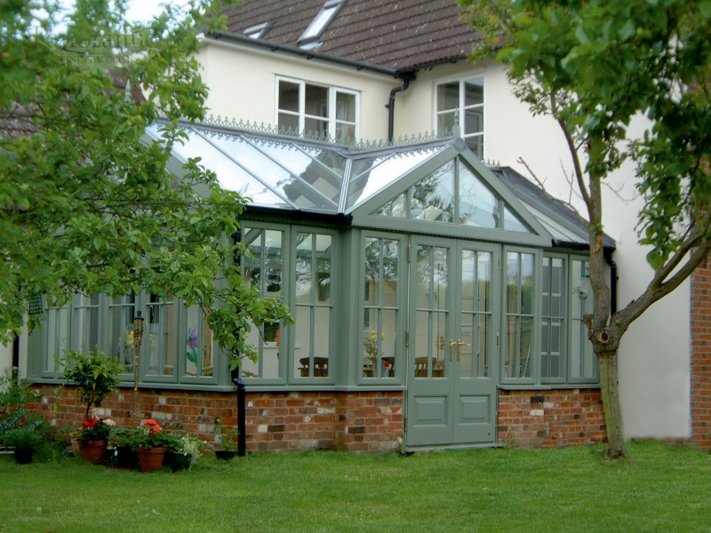 Conservatories vs orangeries